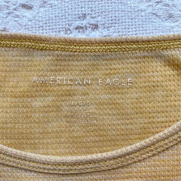 $5 or 3/$10 American Eagle Yellow Cropped T-shirt Size Large - Picture 3 of 4